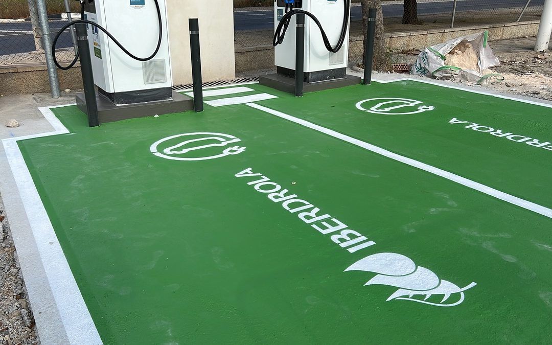 Instalación de un PRVE (punto de recarga vehículo eléctrico) en Petroalacant, Pla de la Vallonga