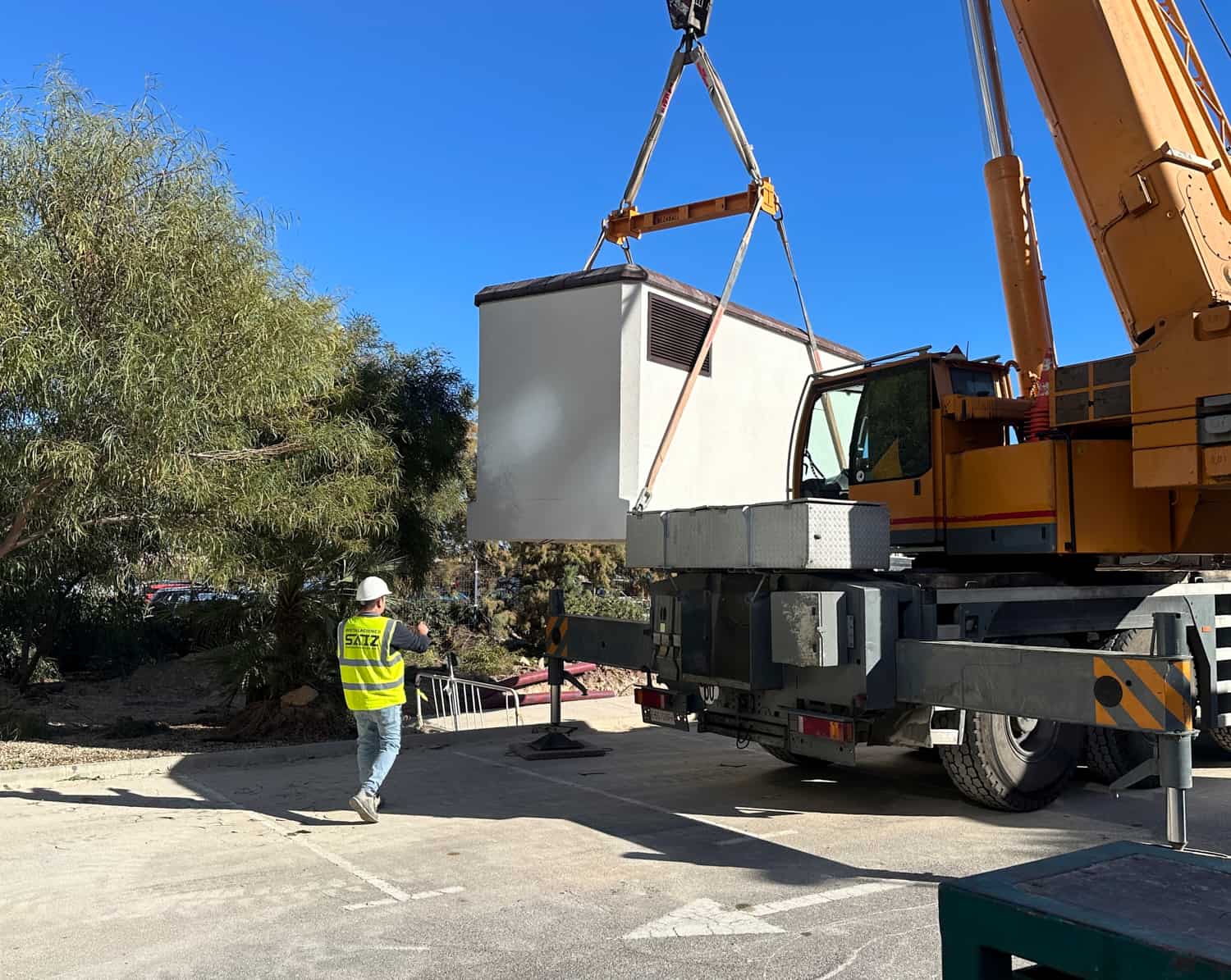 grua-transporte-caseta-electrica-para-prve