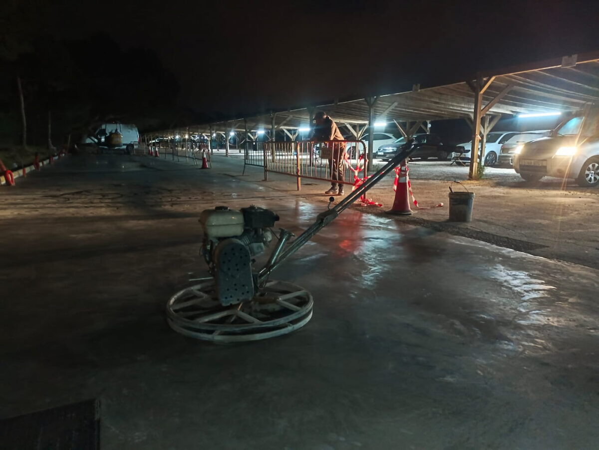 alisadora manual en superficie