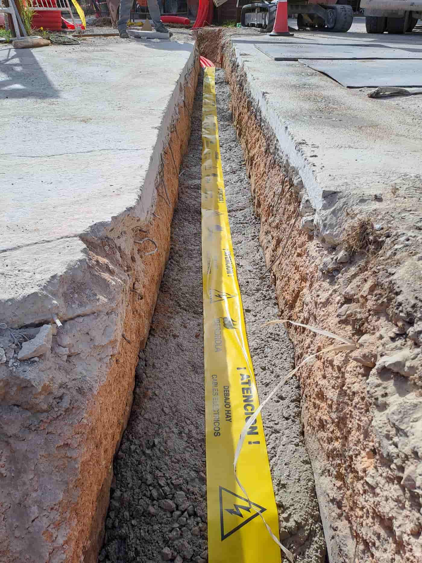 zanja electrica con cemento